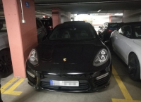 Policjanci odzyskali skradzione porsche na warszawskim Wilanowie